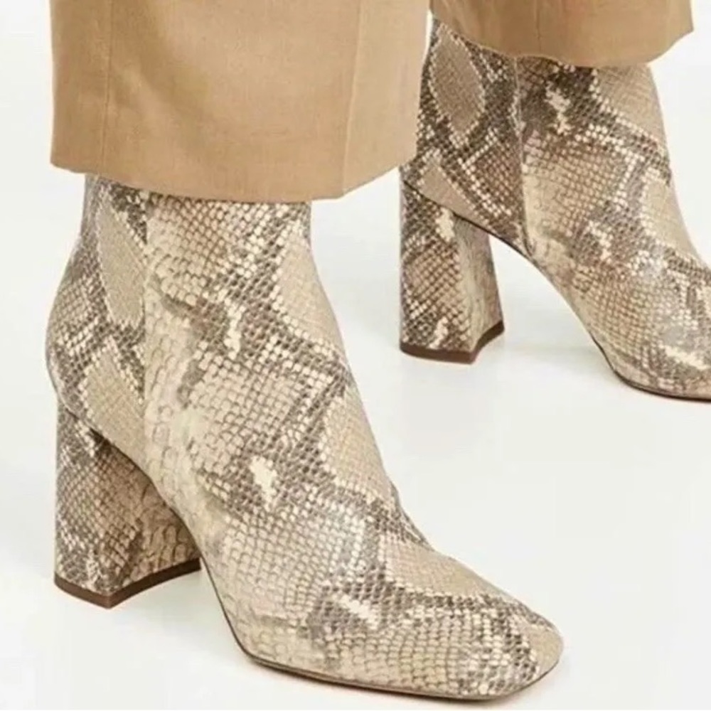 NWT Sam Edelman Women's, Codie Boot Snake Taupe 7.5 M